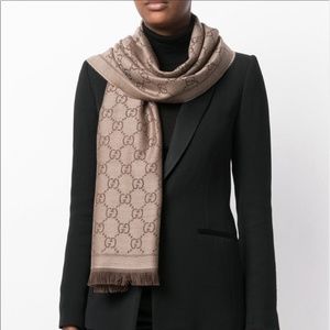 NWT Gucci Scarf 100% Lambs wool